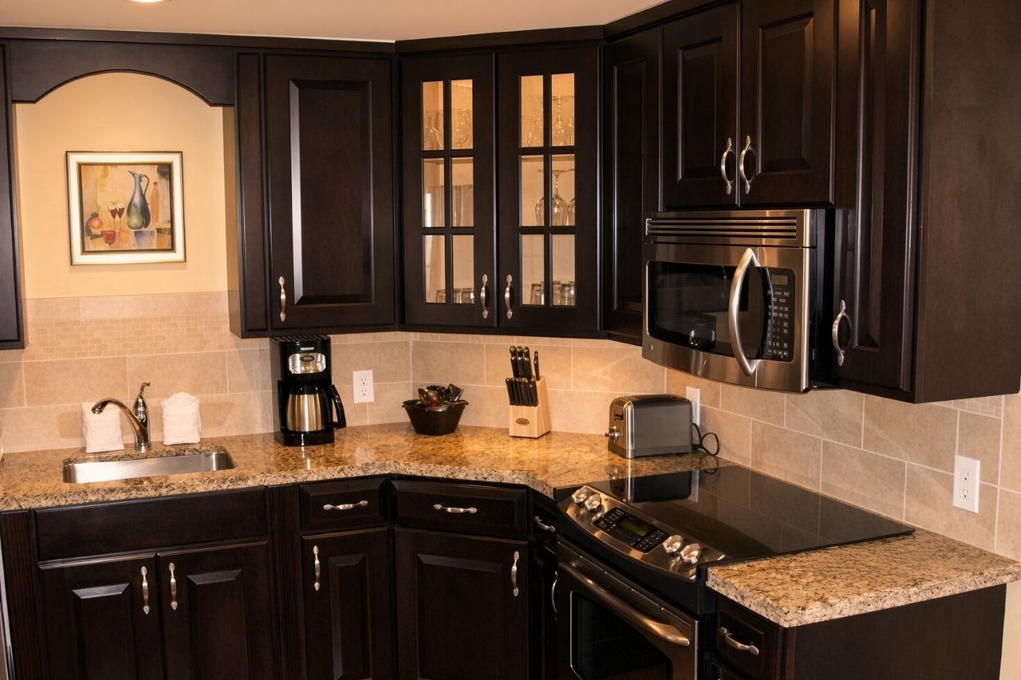 Coffee/tea maker, fridge, microwave, oven