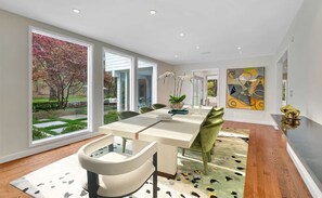Dining - Mansion in Greenwich with private lake and river (Greenwich)