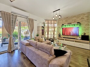 TV