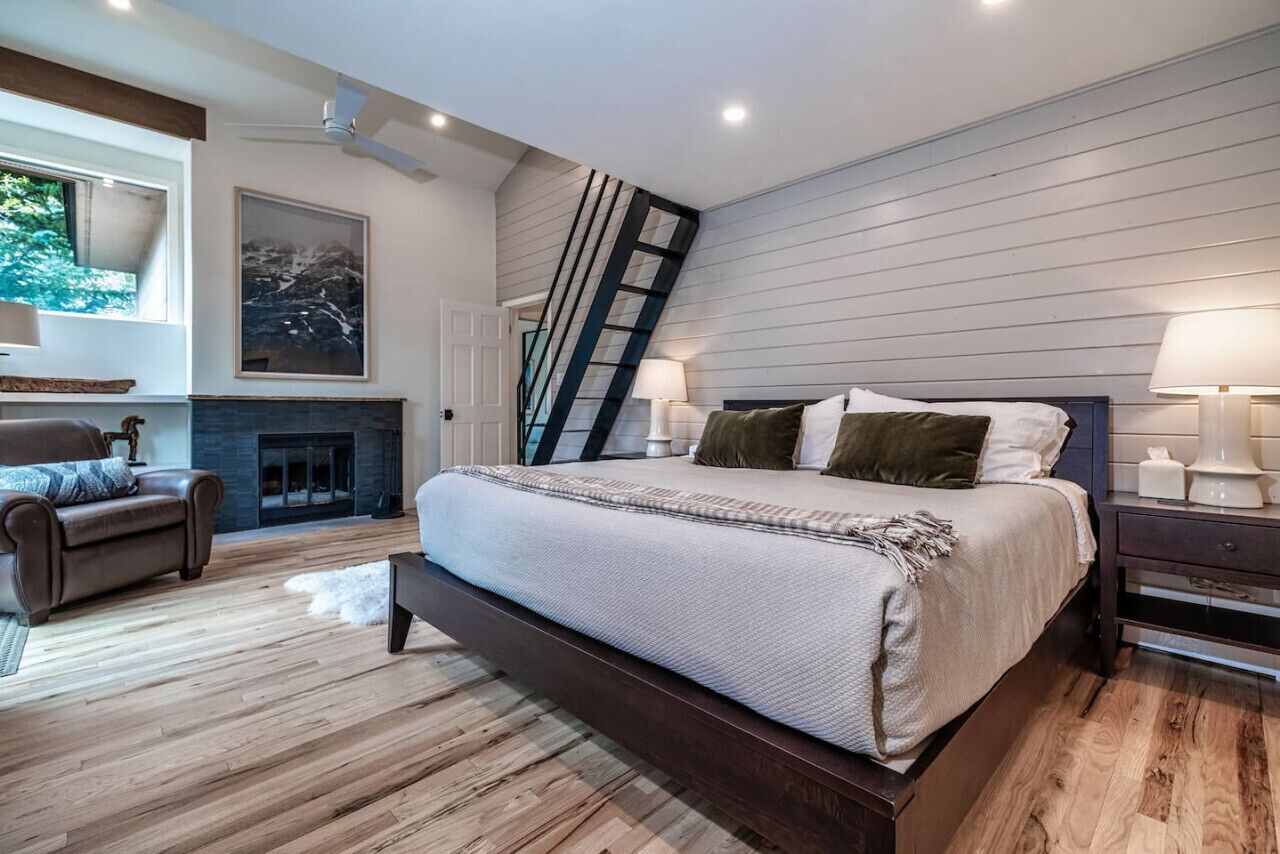 4 bedrooms, travel cot, WiFi, bed sheets