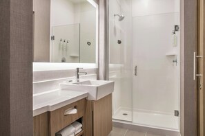 Shower, rainfall showerhead, towels, soap - SpringHill Suites by Marriott Phoenix West/Avondale (Avondale)