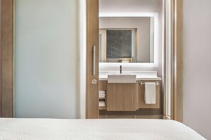 Shower, rainfall showerhead, towels, soap - SpringHill Suites by Marriott Phoenix West/Avondale (Avondale)
