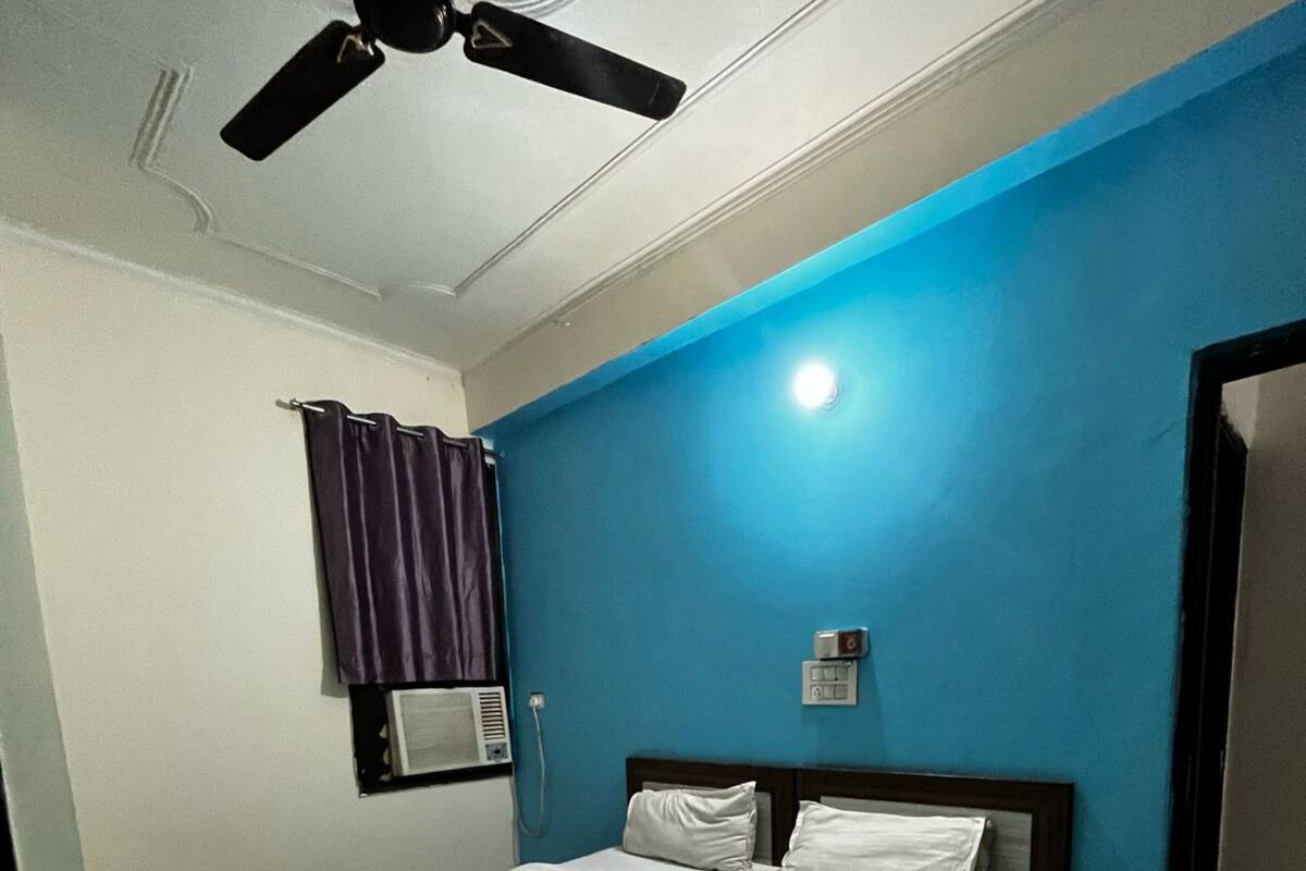 Deluxe Double Room, City View | Free WiFi, bed sheets