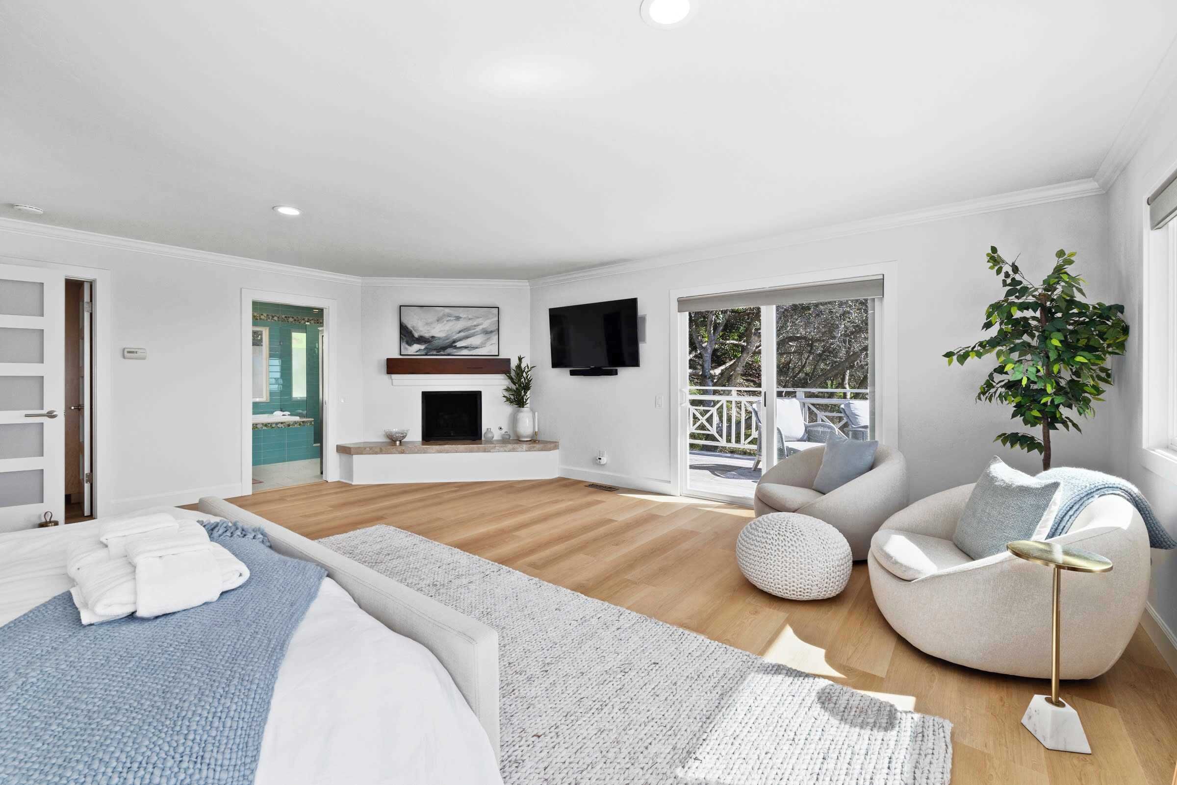 4 bedrooms, iron/ironing board, travel cot, WiFi