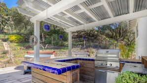 Property grounds - Serene Mountain Home with Ocean View! (Aptos)