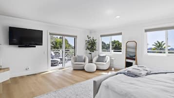 4 bedrooms, iron/ironing board, travel crib, WiFi