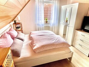 1 Schlafzimmer, Bügeleisen/Bügelbrett, Reisekinderbett, kostenloses WLAN