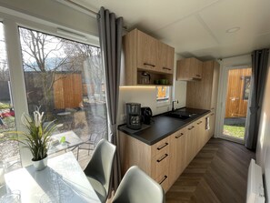 Kühlschrank, Kochgeschirr/Geschirr/Besteck