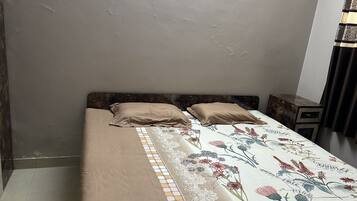 1 bedroom, iron/ironing board, WiFi