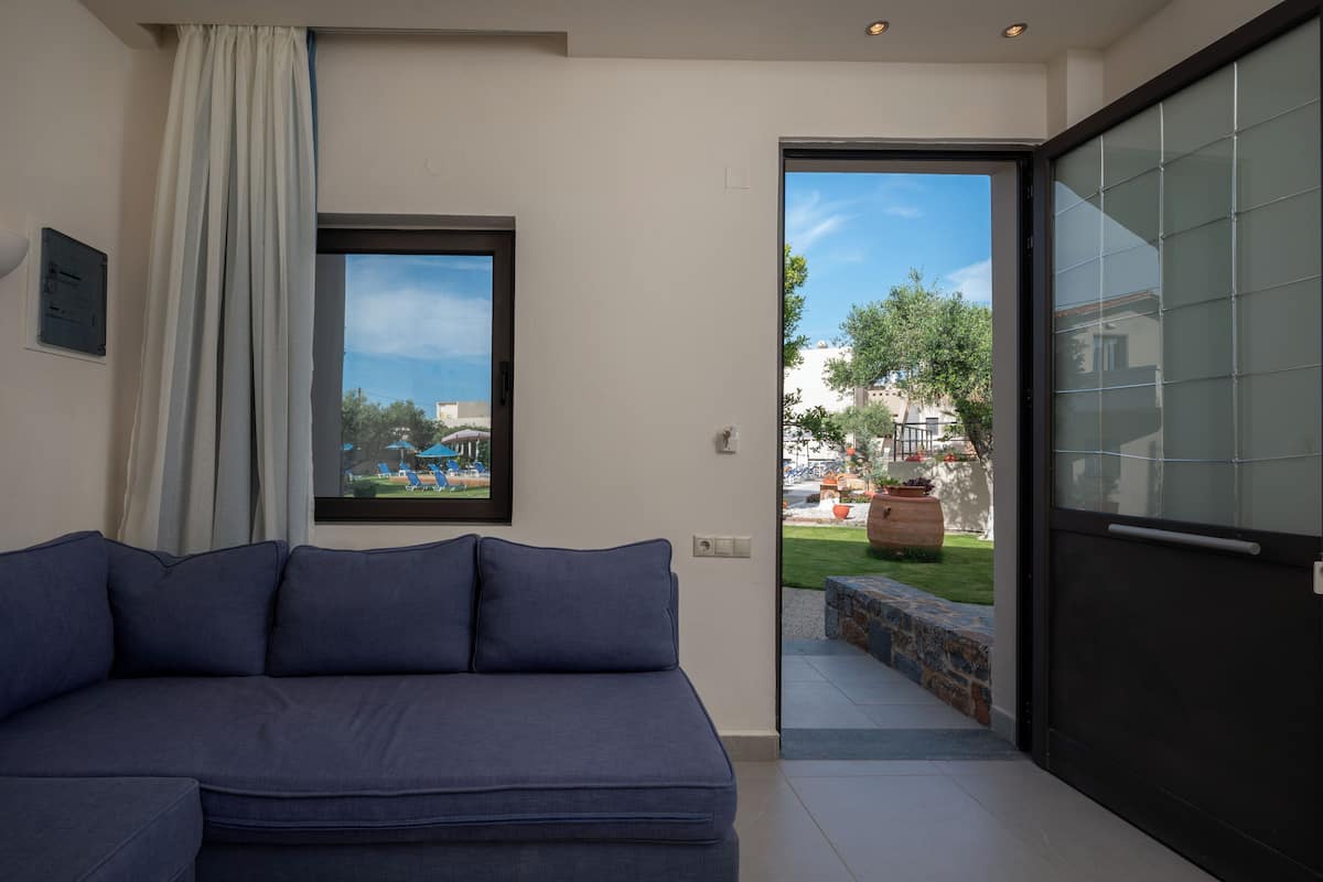 Deluxe Maisonette With Pool View | Kameruitzicht