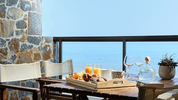 Superior Suite Sea View | Terrace/patio