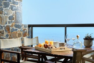 Superior Suite Sea View | Terraza o patio