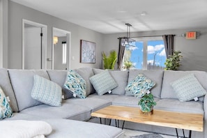 Télévision, cheminée, espaces bureaux