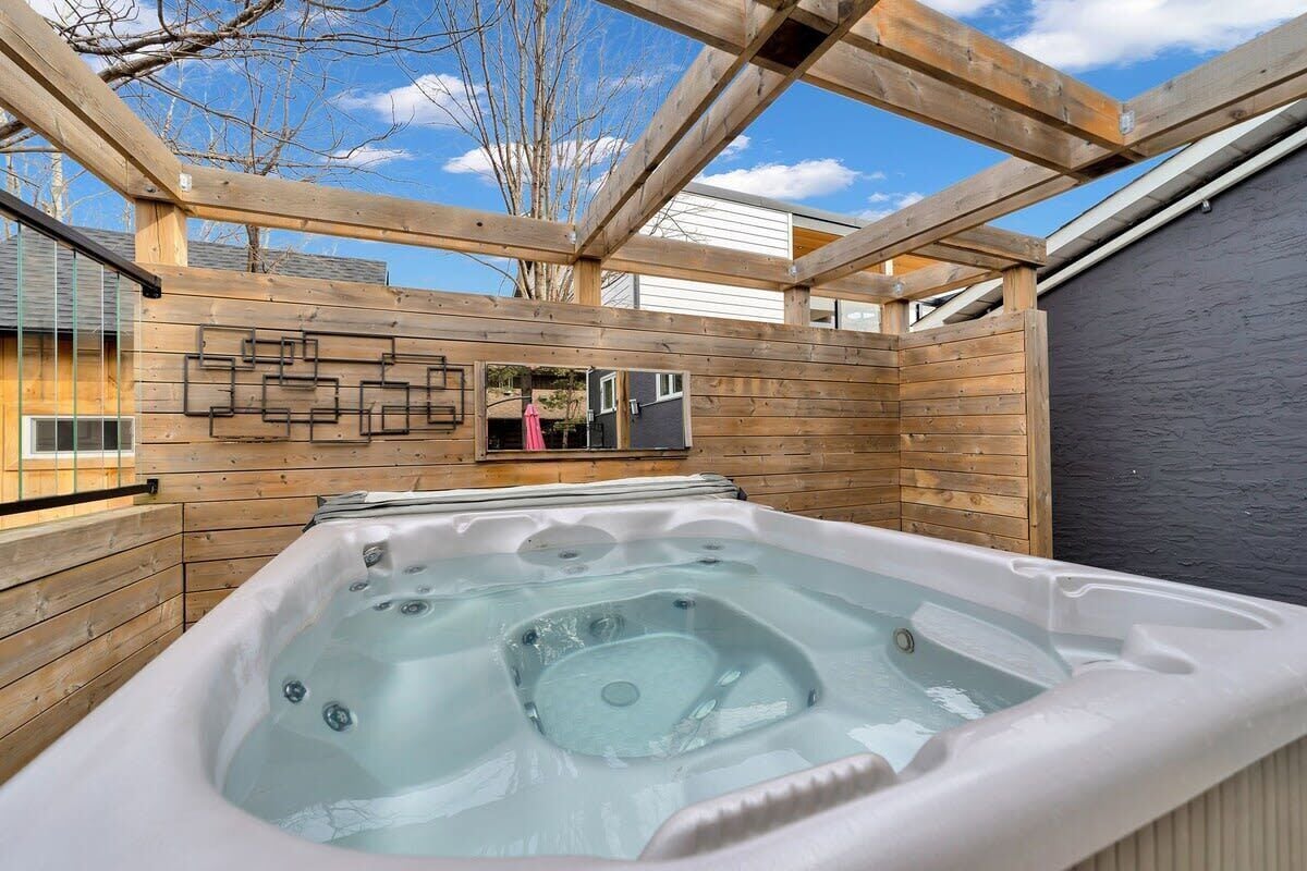 Tina de hidromasaje al aire libre