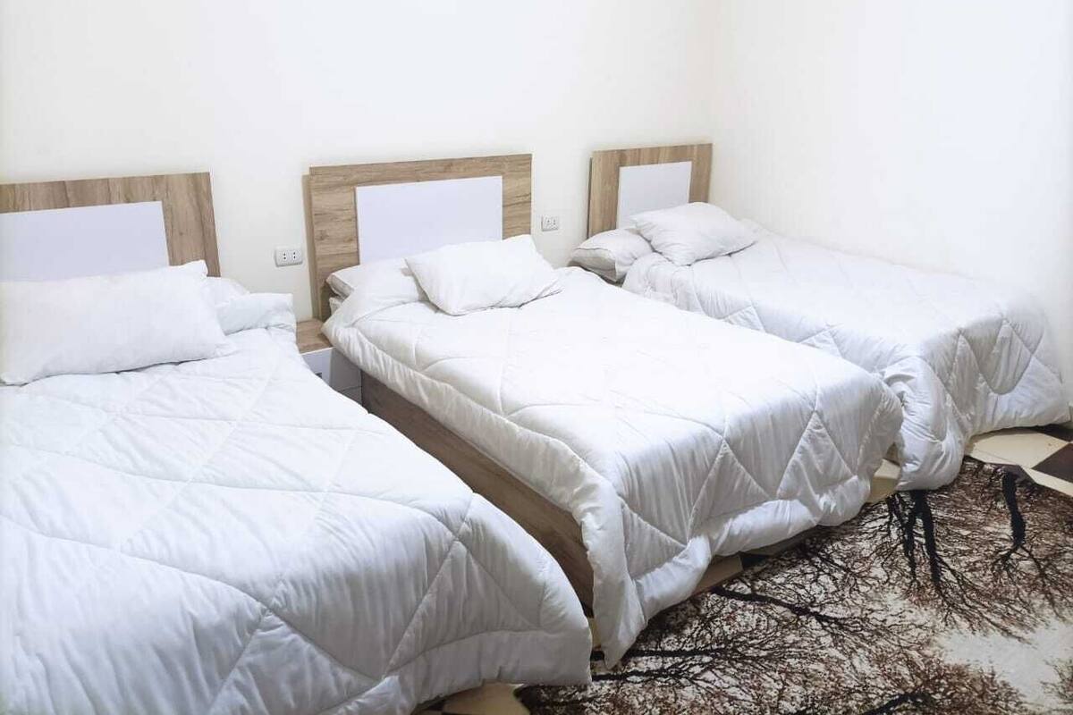 Deluxe Room | In-room safe, blackout drapes, iron/ironing board, WiFi (free)