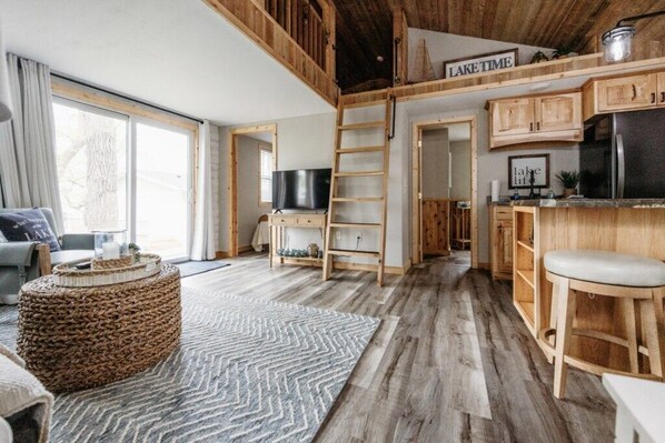 Fireplace - Otter Tail Lake / Fall Colors/ Bike Paths/ Parks / Snowmobile Trails (Otter Tail)