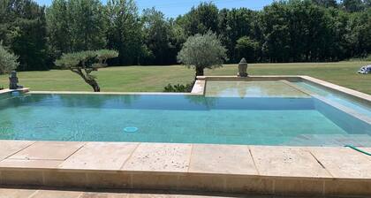 Longére en Pierre fin Xviii eme Siecle 500 m² Prestations Haut de Gamme