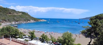 Casa Chiara, a few steps from Porto Azzurro center!
