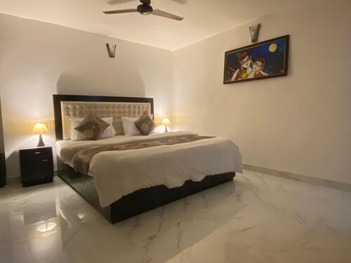 Mount Abu's Premier 5-Bed Villa: Luxury Meets Nature's Serenity!