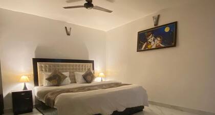 Mount Abu's Premier 5-Bed Villa: Luxury Meets Nature's Serenity!