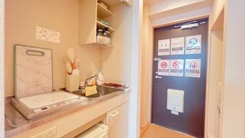 Basic Apartment | Private kitchen