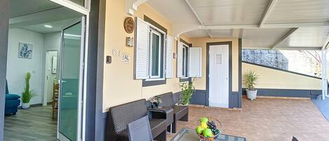 House | 2 bilik tidur