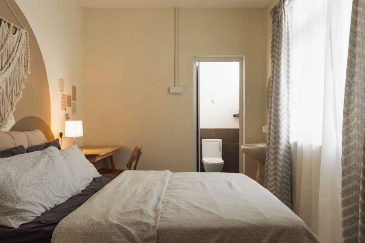 Desk, iron/ironing board, free WiFi, bed sheets