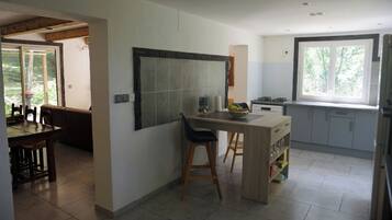 Réfrigérateur, micro-ondes, four, lave-vaisselle