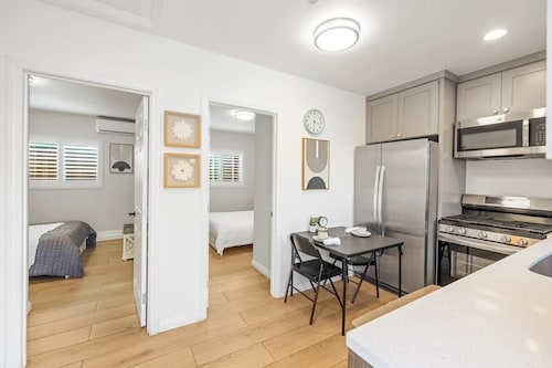 @Marbella Lane - Cozy 2BR in Serenity Haven Escape