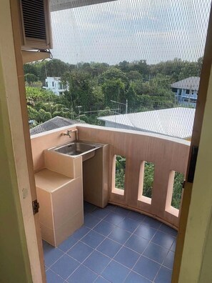 Standard Double Room, Non Smoking | Desk, free WiFi, bed sheets - Sleep Cnx (Chiang Mai)