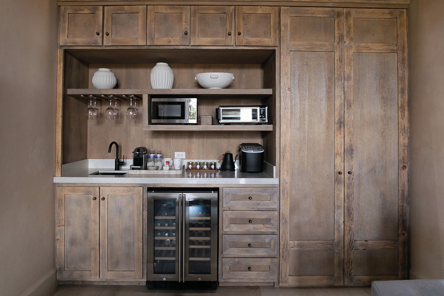 Junior Villa, Vineyard View | Minibar