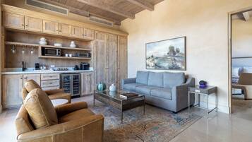 Luxury Villa, Multiple Beds, Hot Tub | Living area