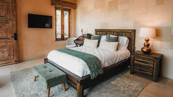 Villa Deluxe, vista al viñedo | 1 habitación, ropa de cama de alta calidad y edredón