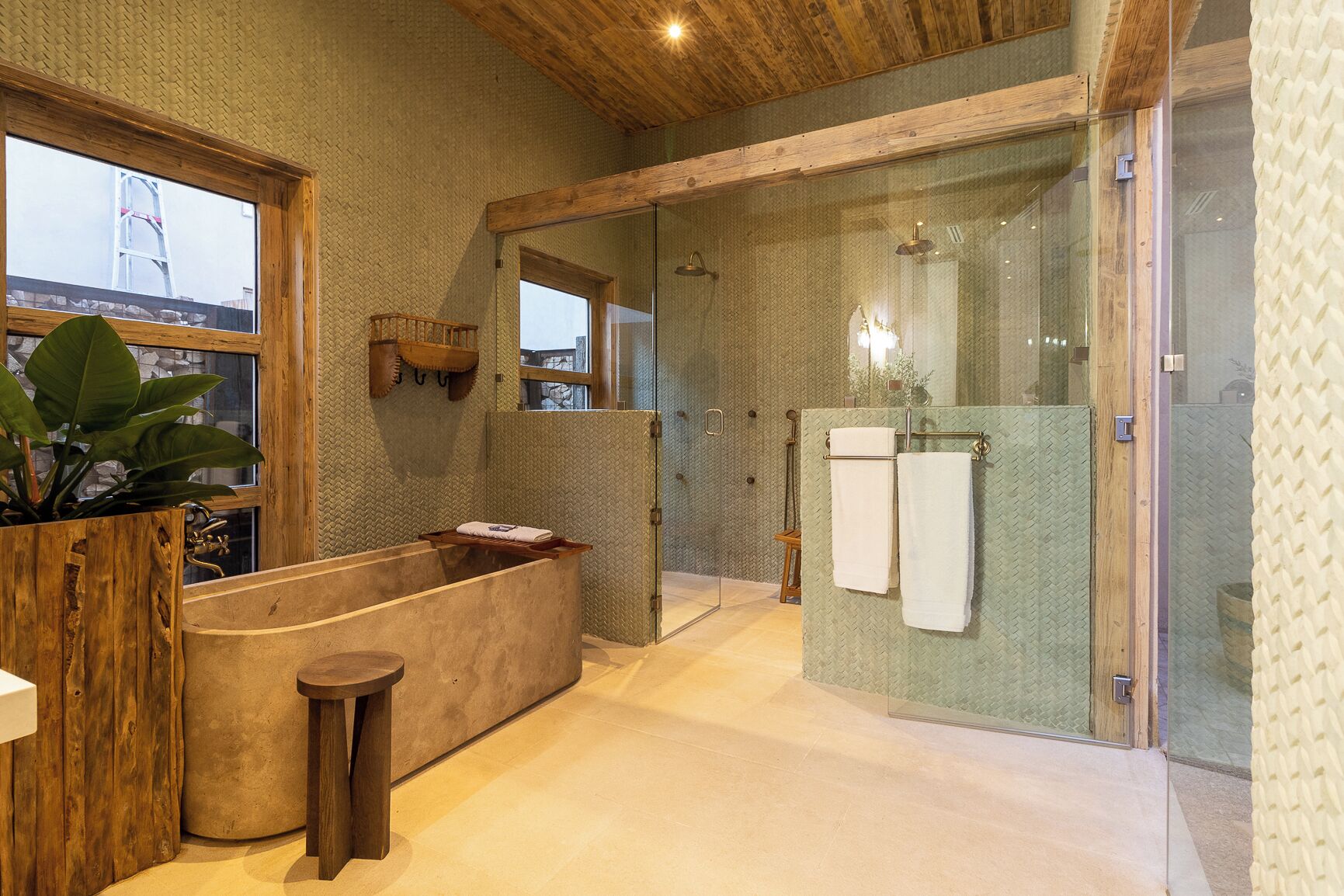 Villa Prestigio, 2 habitaciones, Terraza | Baño | Amenidades de baño de diseñador, secadora de cabello, batas, pantuflas 