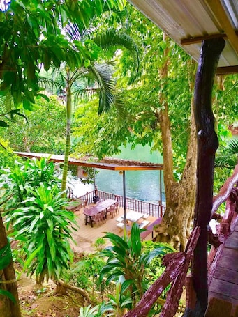 Televisión. Baan Pak Rim Kuaen Resort