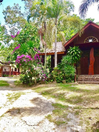 Exterior. Baan Pak Rim Kuaen Resort