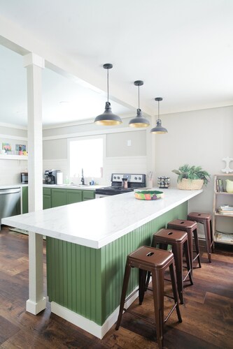 Bright 2BR Stay | Pets Allowed + WiFi