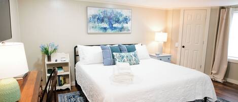 2 bedrooms, desk, iron/ironing board, free WiFi