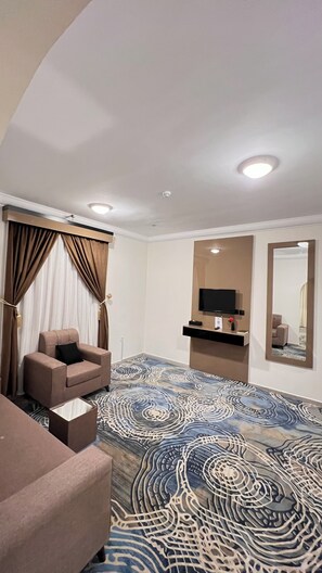 ห้องจูเนียร์, หลายเตียง | 1 ห้องนอน, เครื่องนอนระดับพรีเมียม, เตียงพร้อมฟูกเสริมที่นอน