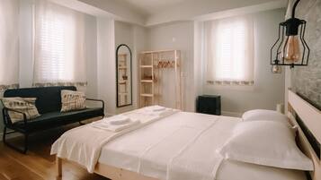 Premium bedding, minibar, individually decorated, individually furnished