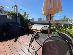 Terrace/patio - Roof terraced, Nottinghill town house. Lovely family home with modern comforts (Arzachena)