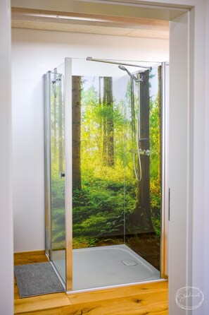 Shower, hair dryer, towels, soap - Gästewohnung Storchennest (Teichland)
