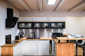 Fridge, microwave, oven, stovetop - Gästewohnung Storchennest (Teichland)