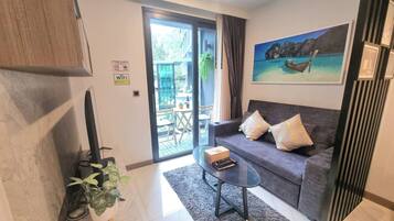 Apartment, 1 Bedroom, Accessible, Balcony | Ruang tamu