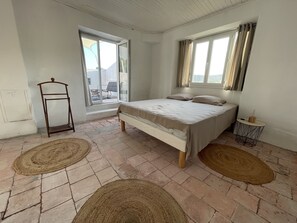 4 多间卧室、办公桌、熨斗/熨衣板、免费 WiFi