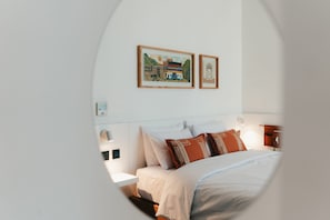 Chambre Standard avec lits jumeaux, plusieurs lits, non-fumeurs, vue ville | Coffres-forts dans les chambres, décoration personnalisée