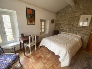 4 室のベッドルーム、アイロン / アイロン台、旅行用ベビーベッド、WiFi (無料)