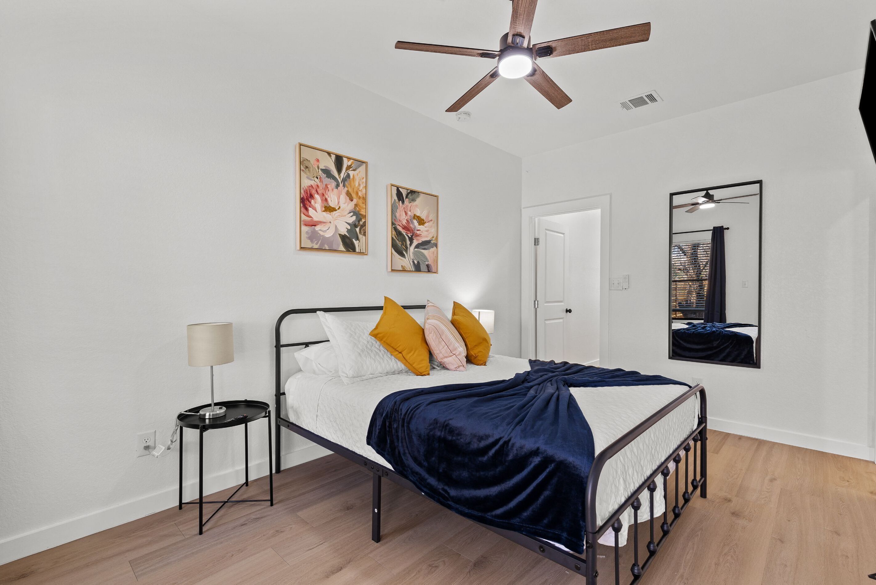 Appartement (3 Bedrooms) | 3 chambres, fer et planche à repasser, draps fournis