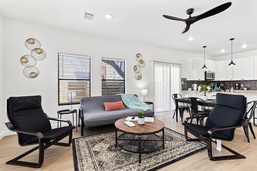 Brand New! Relax at 3br/2ba Apt. Near City Center