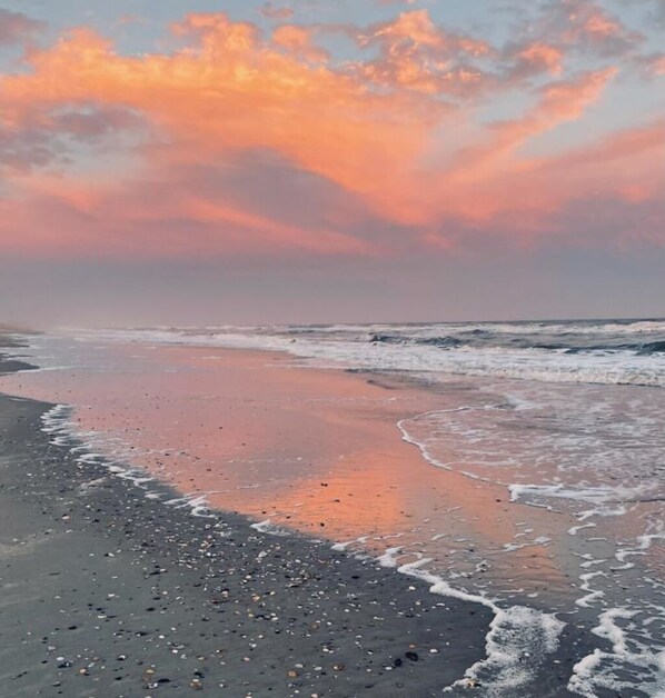 Beach - Cute Lil' Condo on Intracoastal waterway with beach access and large pool (Atlantic Beach)